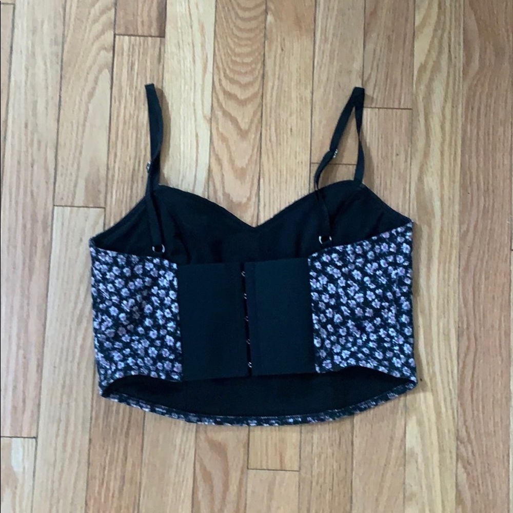 Urban Outfitters crop top - Picture 2 of 2